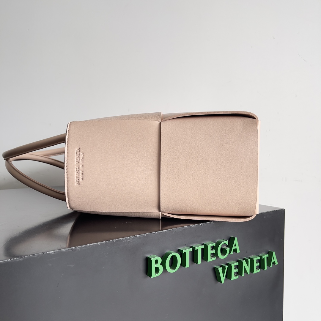 Bottega Veneta Shopping Bags